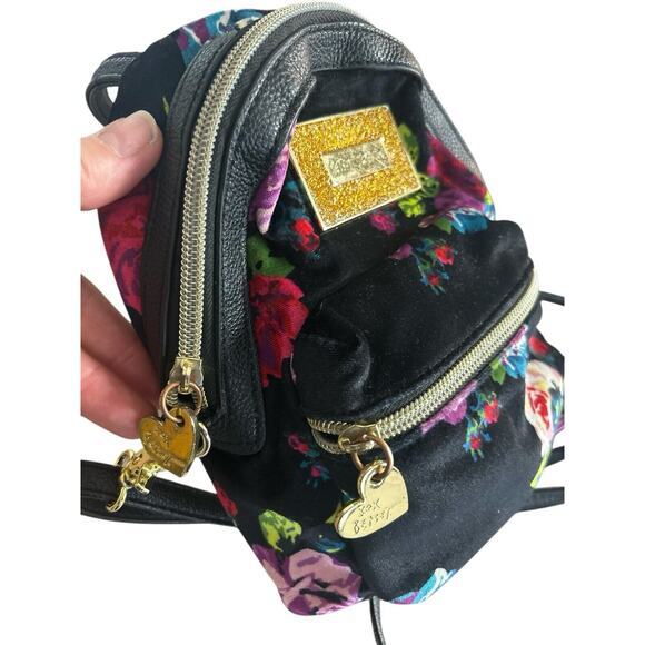 Betsey Johnson Y2K Black Multi Floral Velvet Mini Backpack Convertible Like‎ - Picture 6 of 9